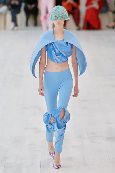 Look 17
